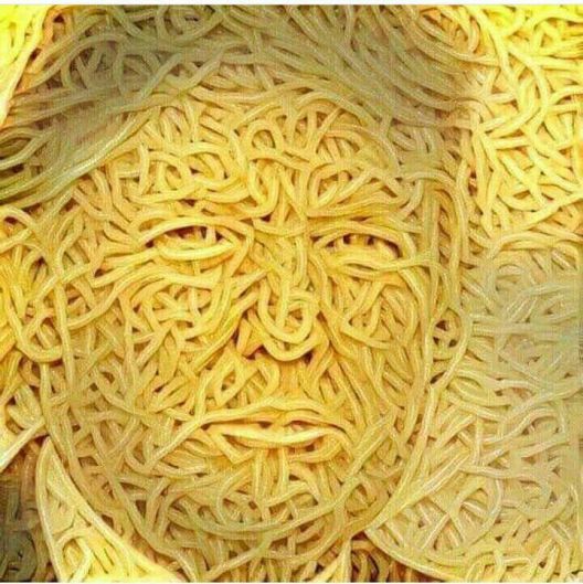 Луѓе-шпагети